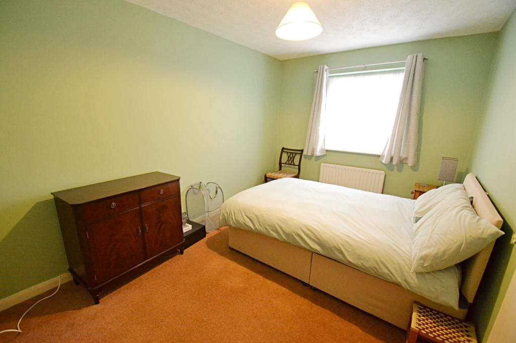 Dining Room/Bed 3