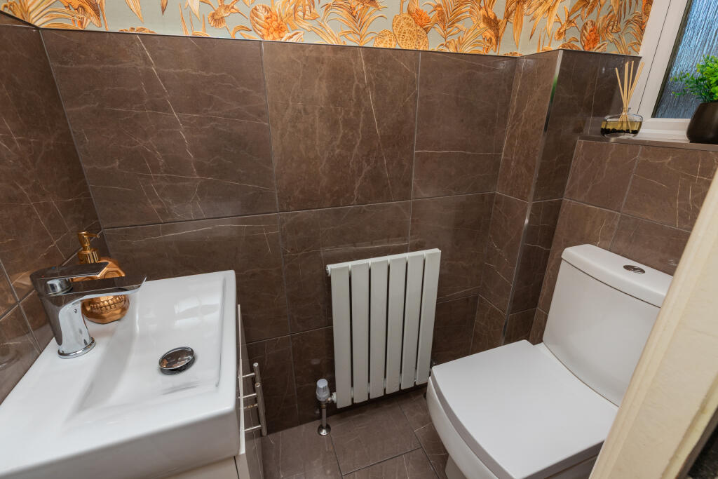 1 deanston park, barrhead L-9
