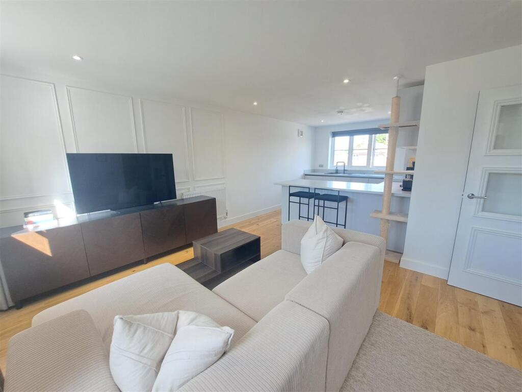 Open Plan Living/Dining Room/KItchen