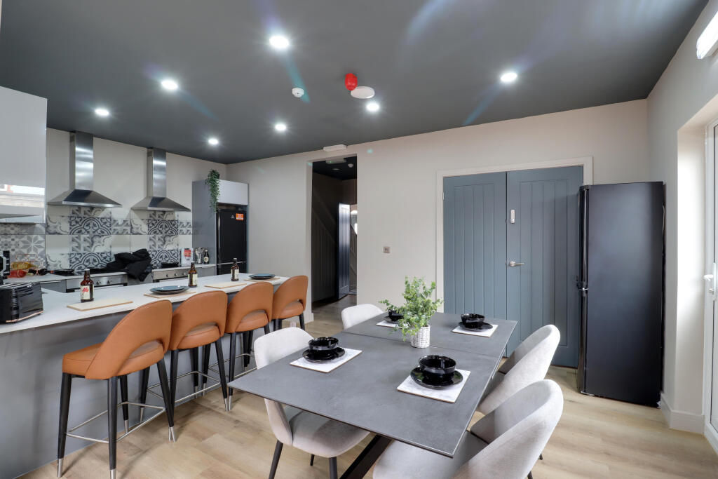 Main kitchen