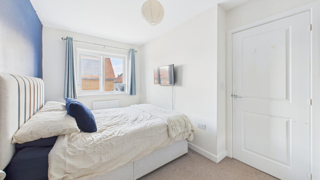 CAM04968G0-PR0056-STILL027