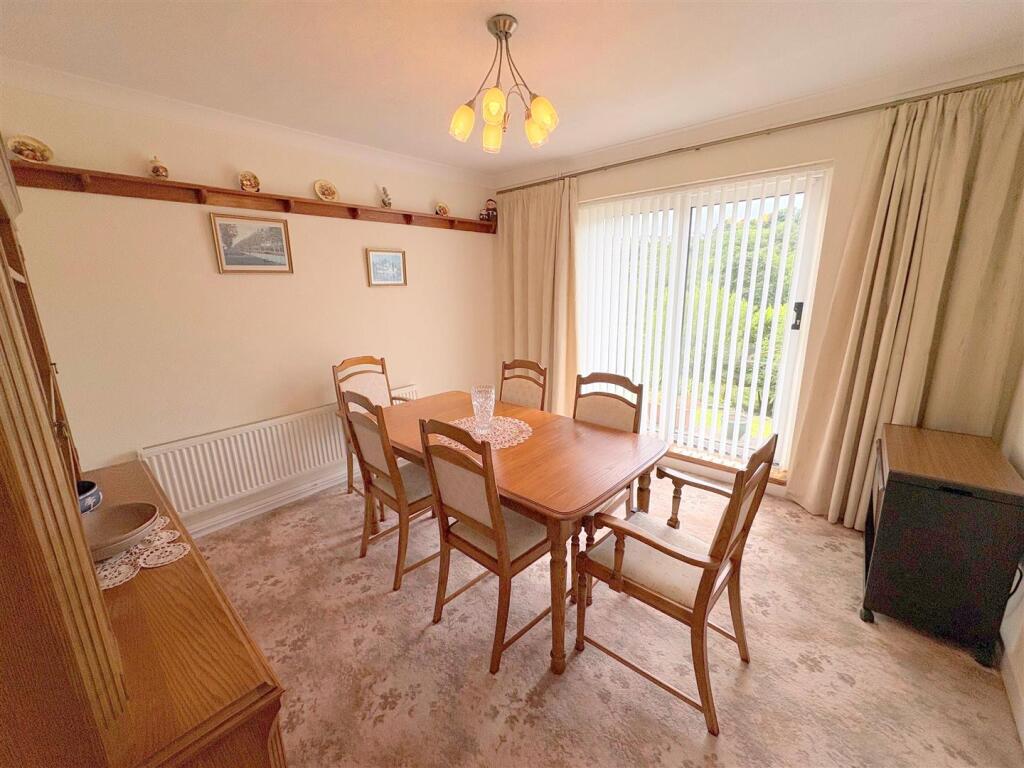 Dining Room a.jpg