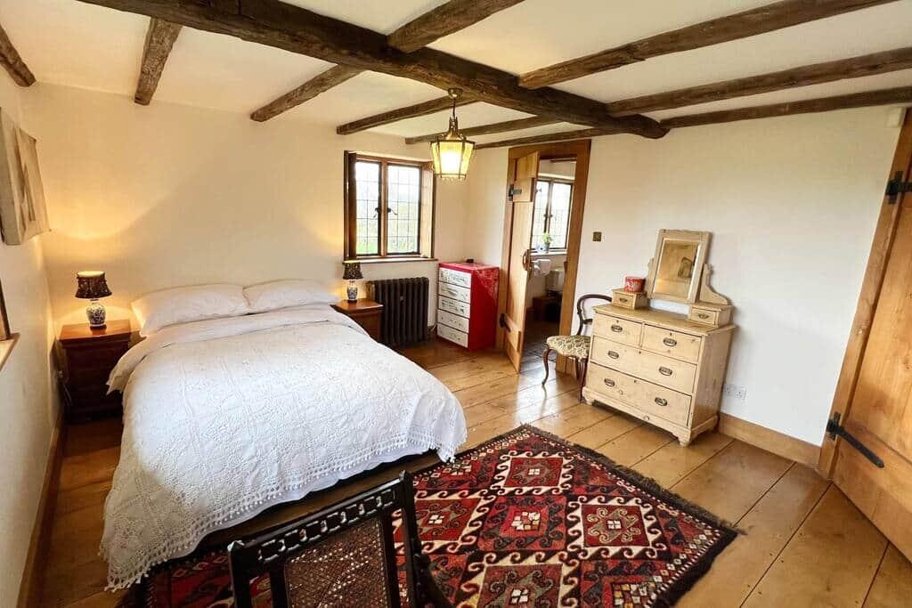 16 Bedroom