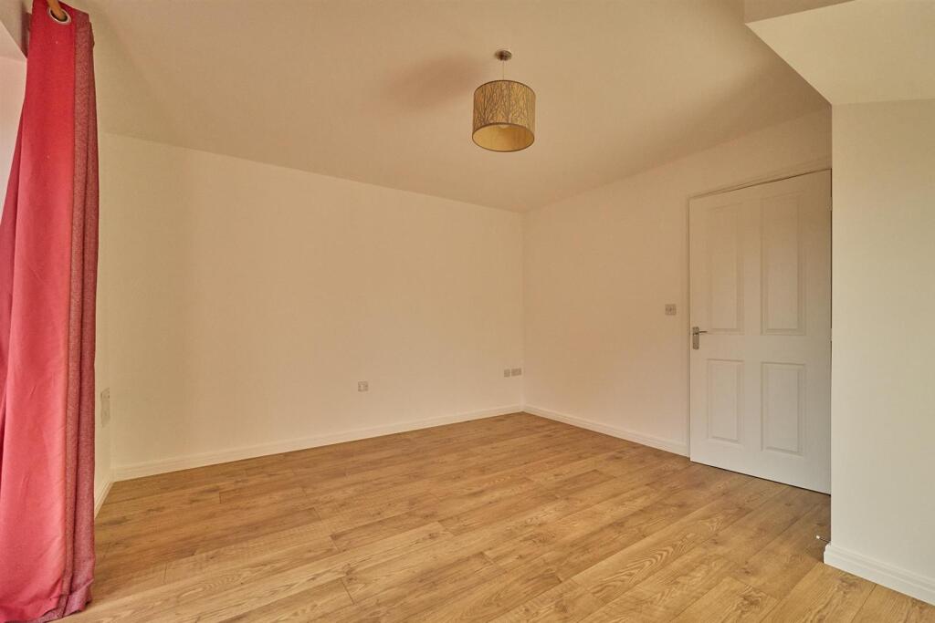 Dining/Lounge Area