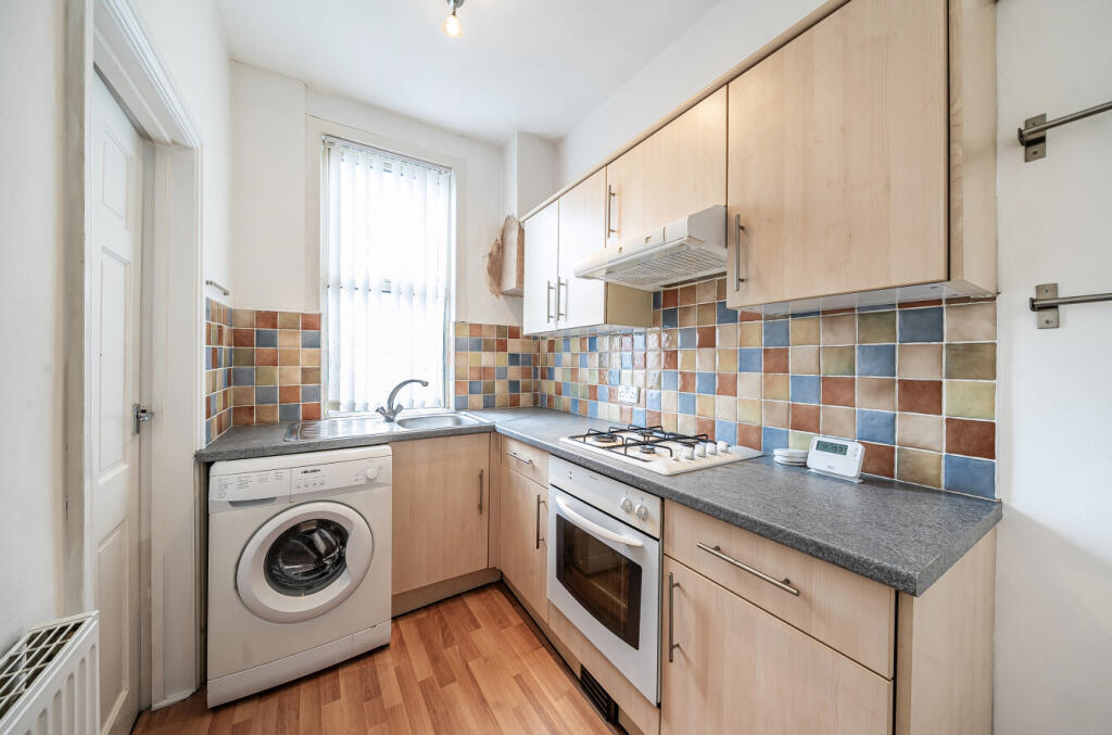 1304354-4-683f2bb...