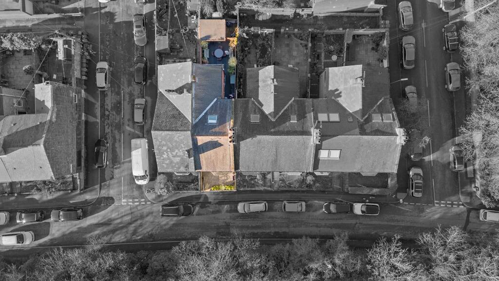 29 Victoria Crescent, Barnsley 39_297.jpg