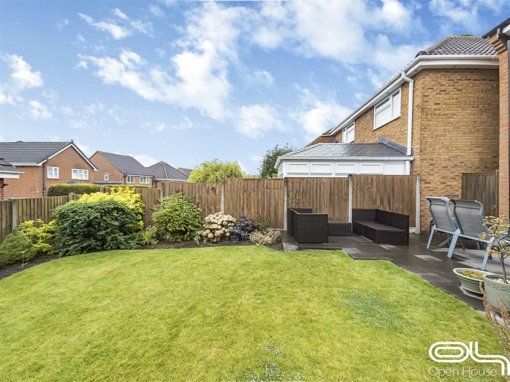 Lawns Drive (23).jpg