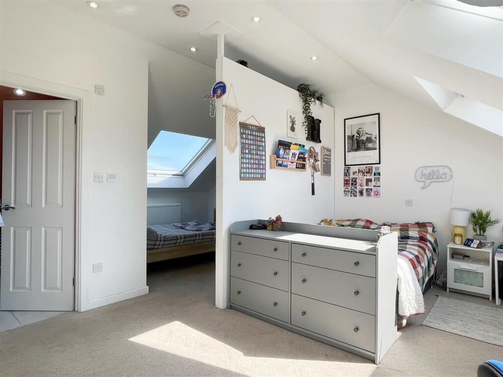 Bed 1.JPG