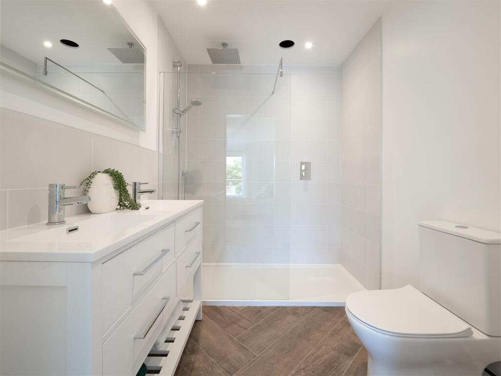 Shower Room No.6