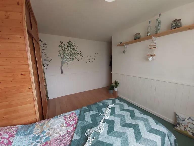 bedroom.jpg