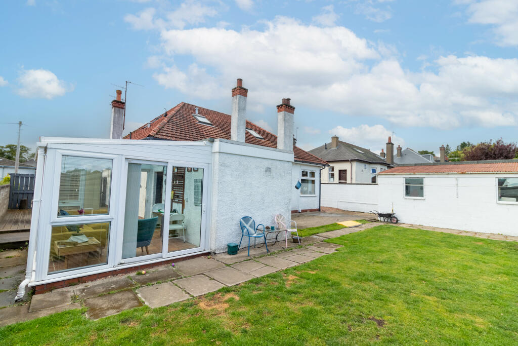 Rear Elevation/Rear Garden