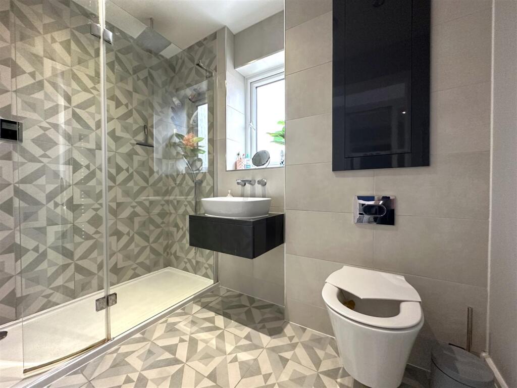 En-Suite Shower Room 870