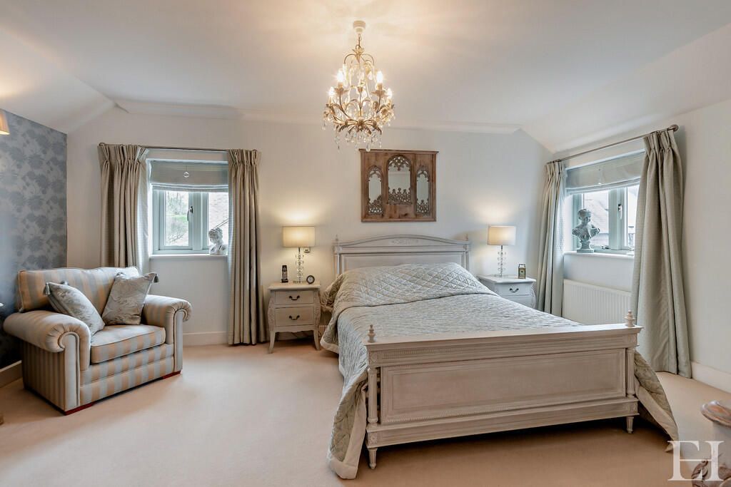 8641132-interiorW...