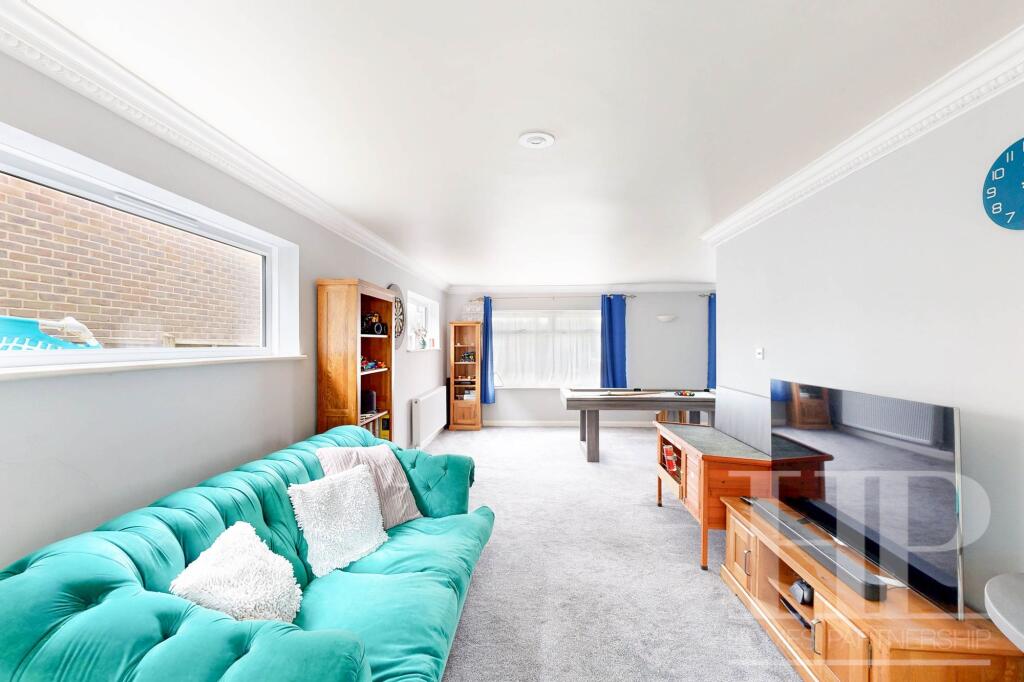 Lounge/games room