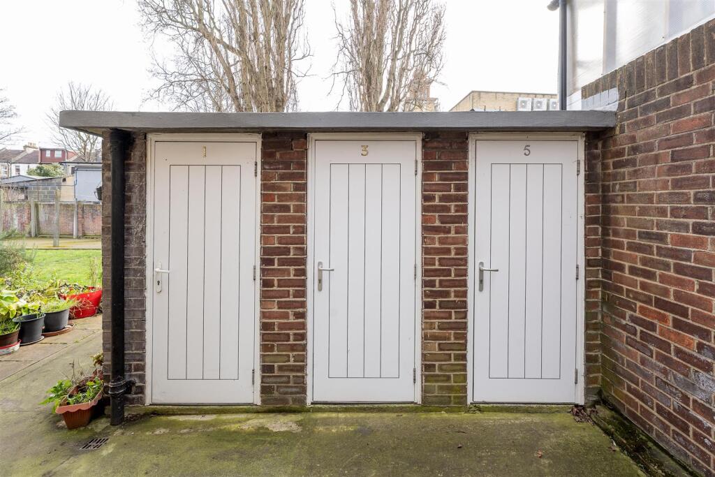 St Albans Court E11