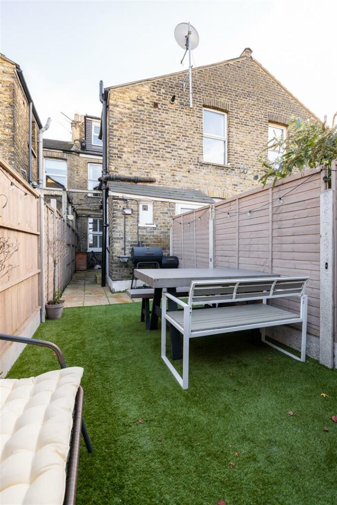 Twickenham Road E11
