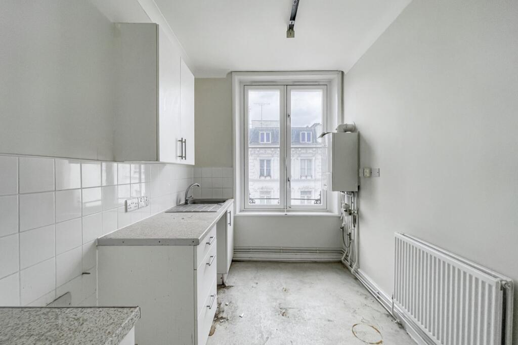 15F Trebovir Road, Earls Court, London SW5 9LS