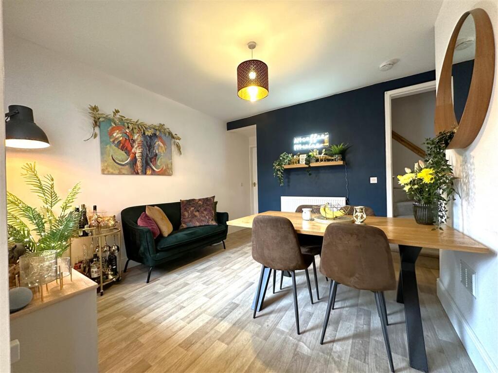 Dining Room 196