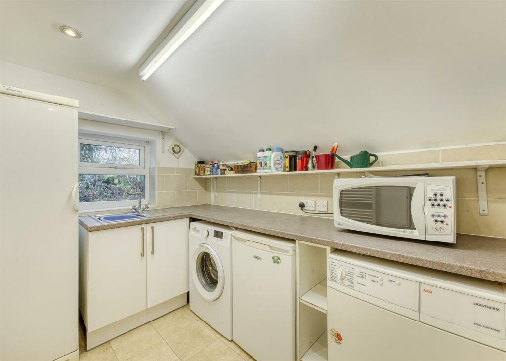 14 Danescourt Road-laundry.jpg