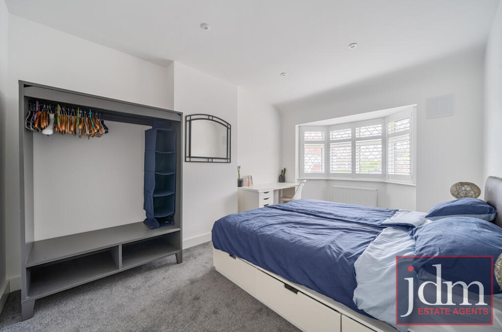 3dd8399f-2df0-45f...