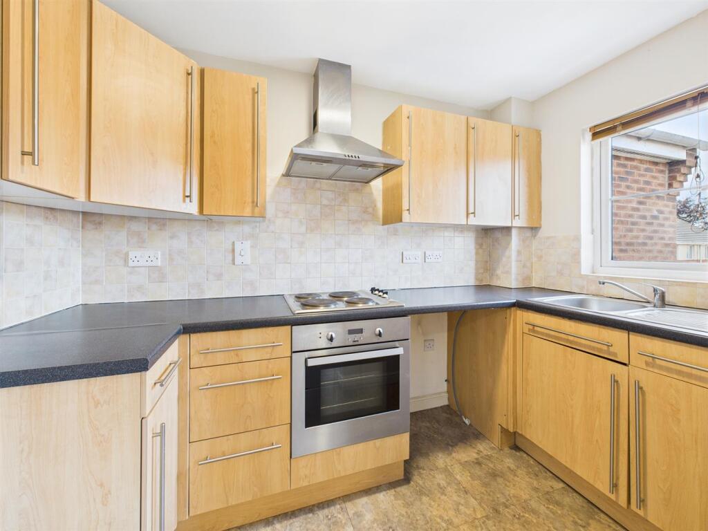Kitchen: