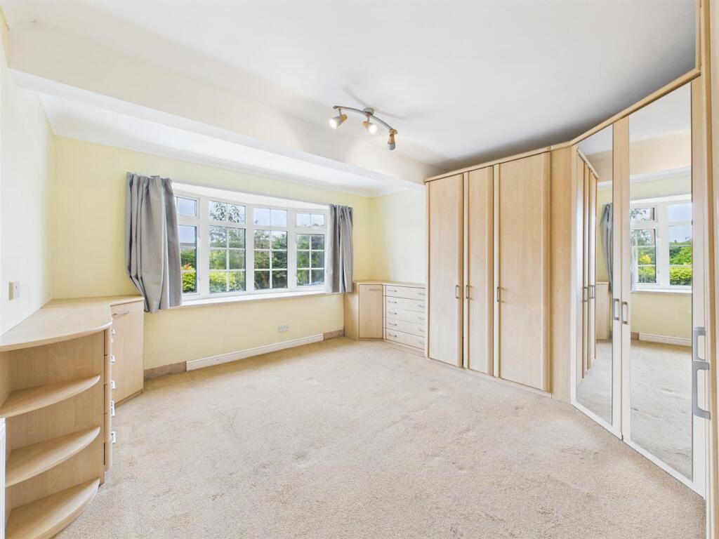 Bedroom: