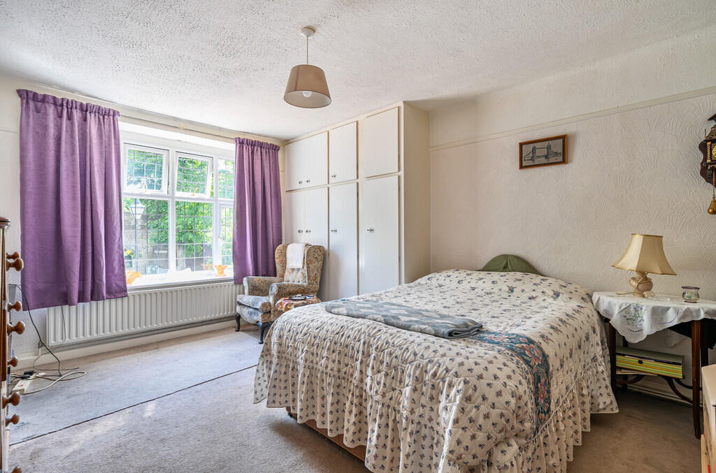 1296212-16-683700...