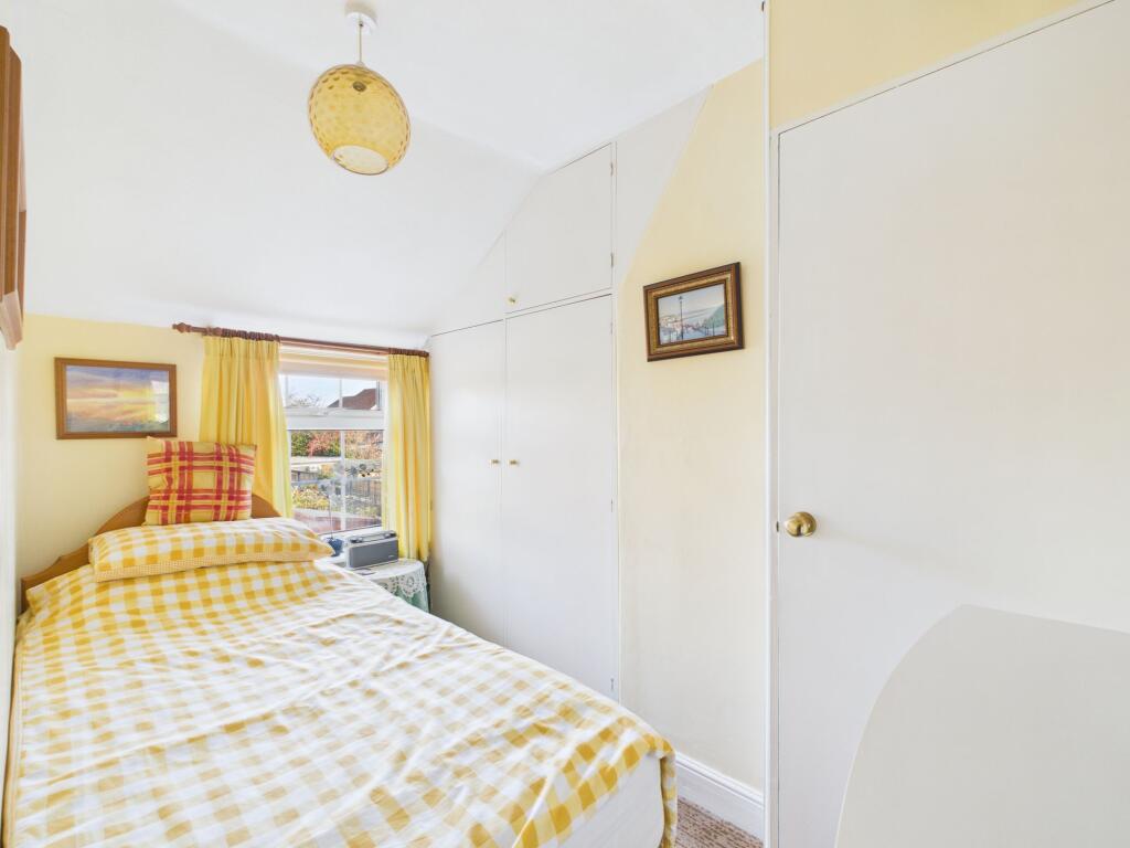 BEDROOM 2