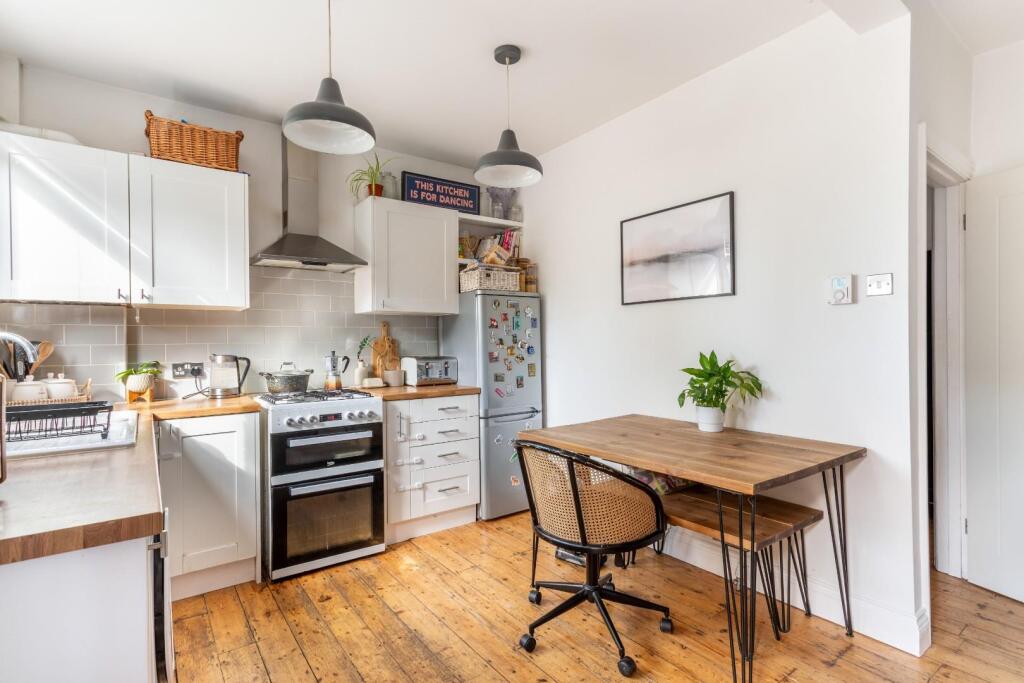 kitchen (2).jpg
