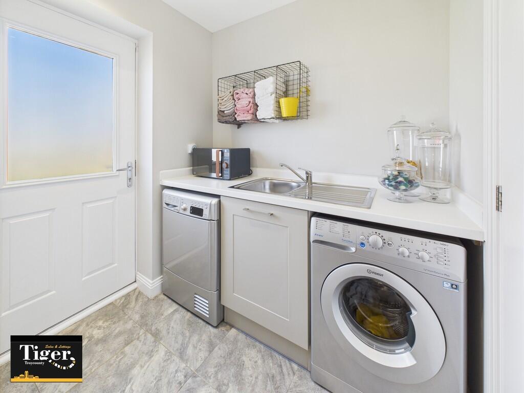 CAM02176G0-PR0661...