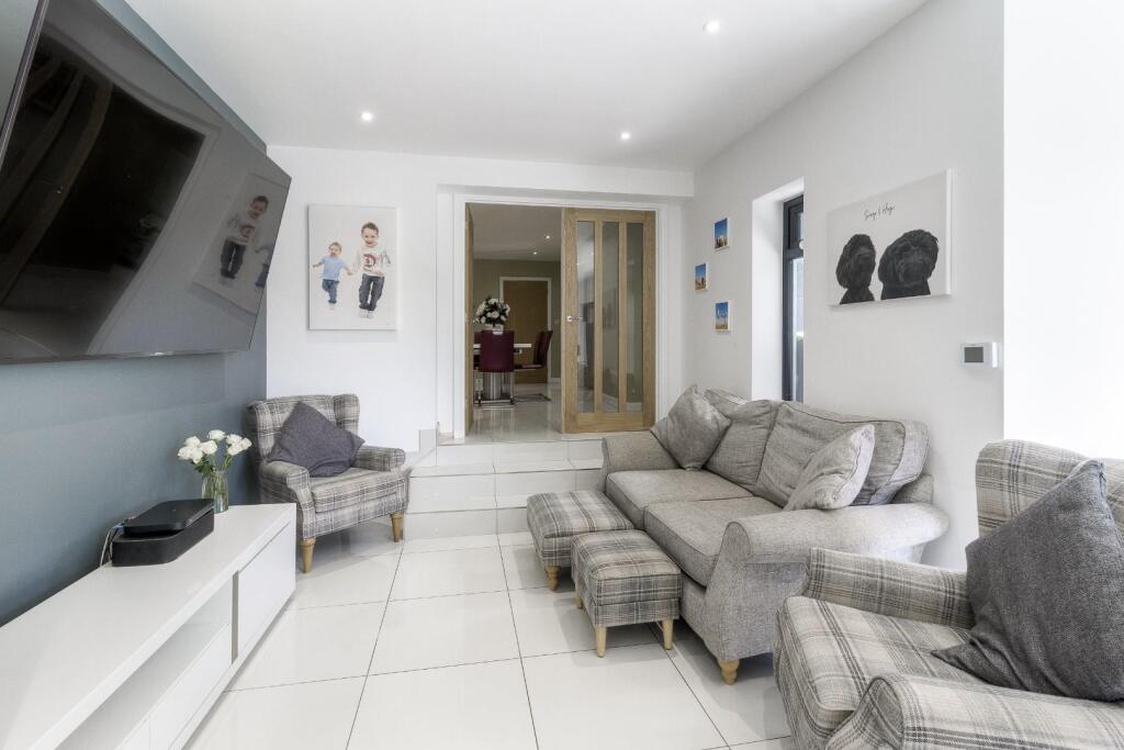 58 York Road 004.jpg