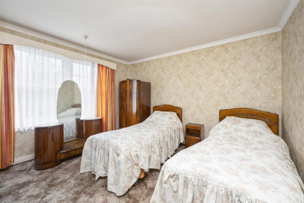 Beccles Road, 4-004.jpg