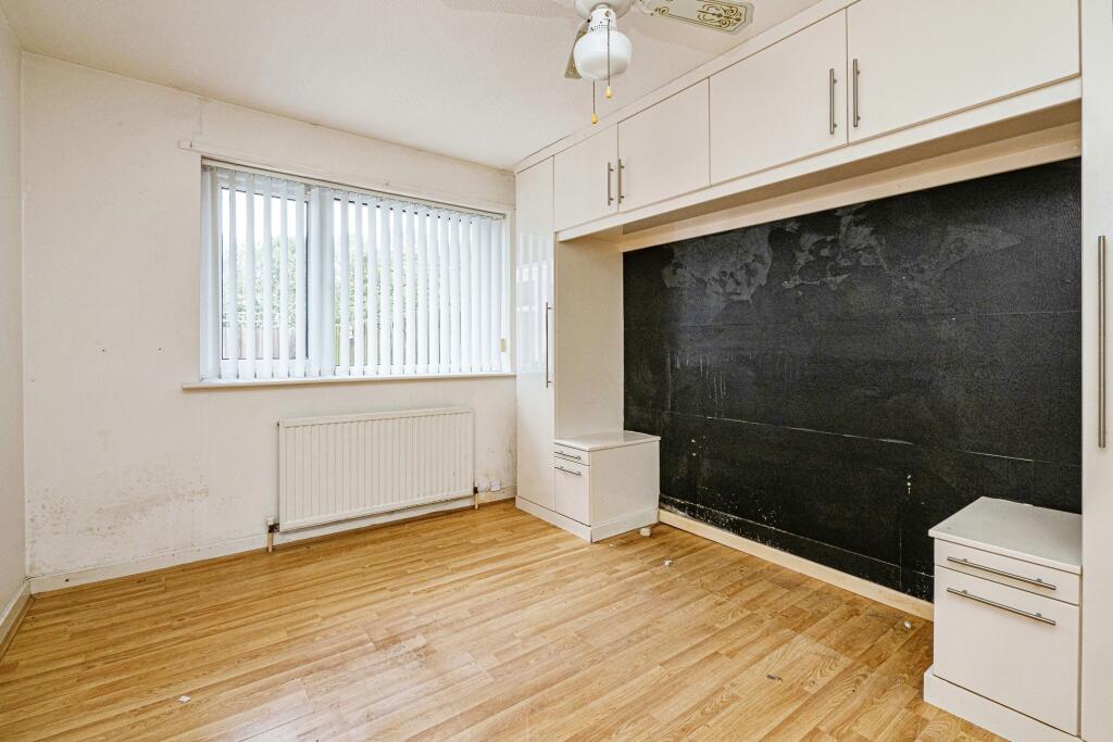Bedroom 1 T202510300927.jpg