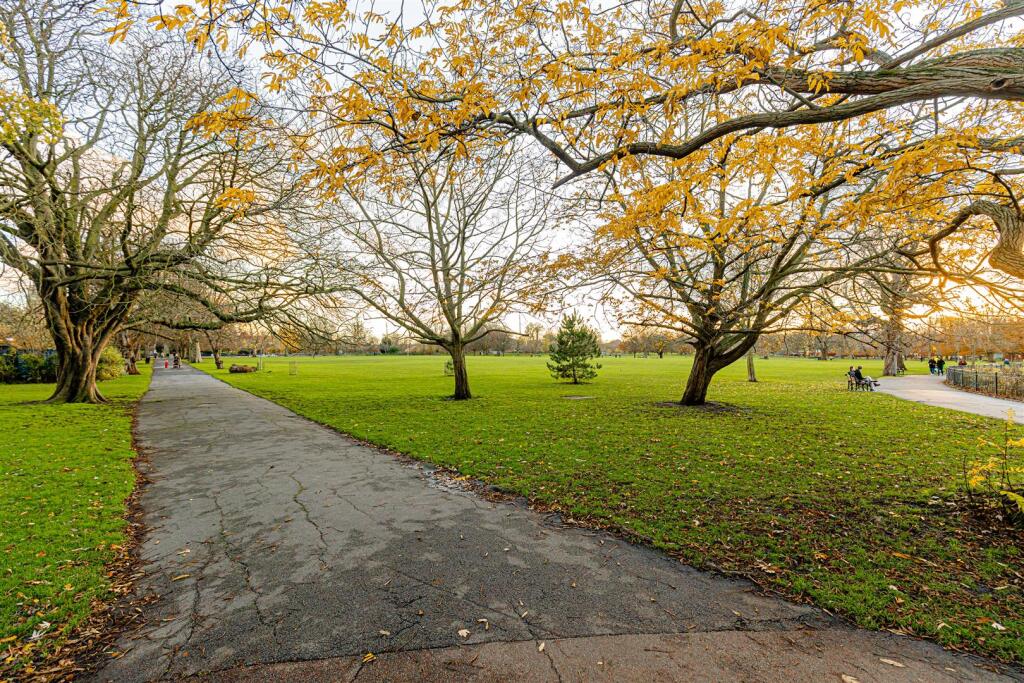 Lordship Park (5).jpg