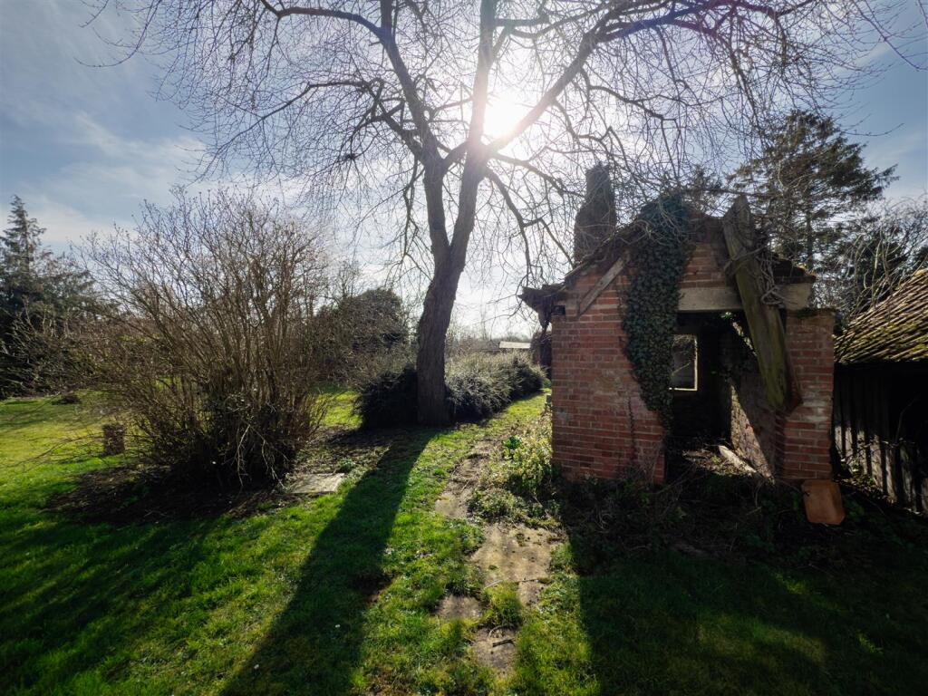 20250307110635 - IMG_4677 - 124 The Green, Wickham