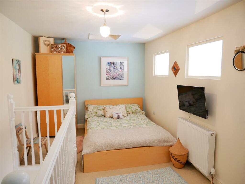 MEZZANINE BEDROOM