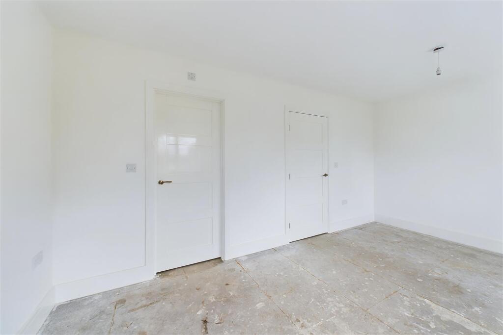 1 and 3, Mulberry Close Abergavenny, NP7 5ES | Fre