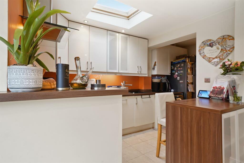 63 Danemead Grove Northolt, Ealing - cLmBUKNHjypDa