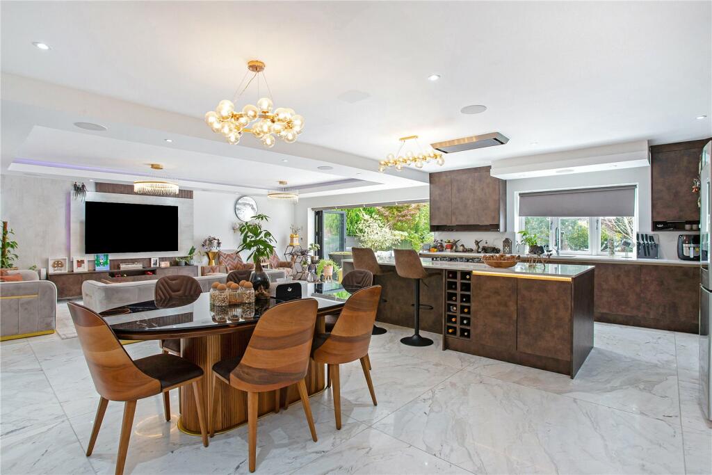 Kitchen/Dining