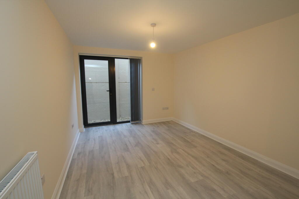 Bedroom 1.JPG