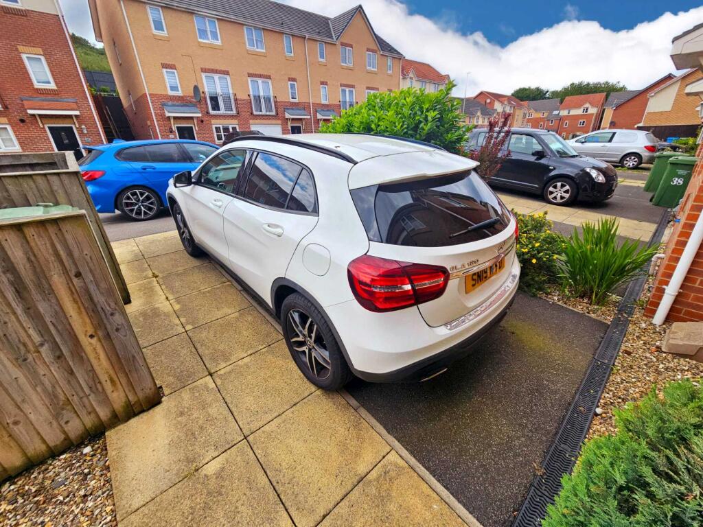 d160d5f8-38b4-4bda-b9f5-1dea305a36f8