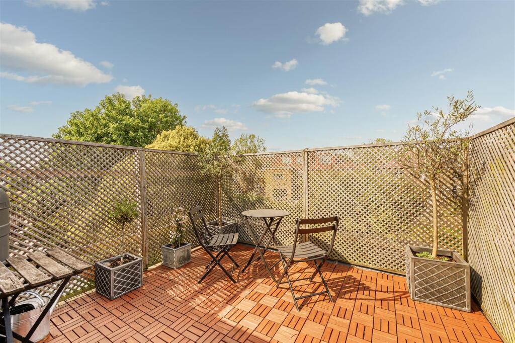 FFF 33 Essex Road-6.jpg
