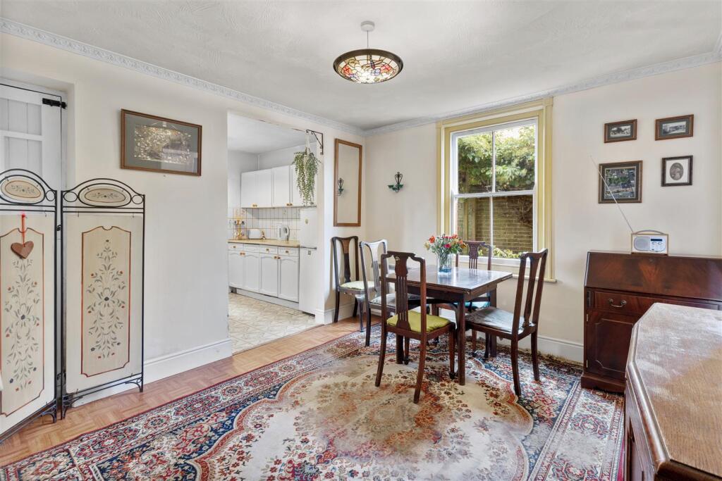 dining room #2.jpg