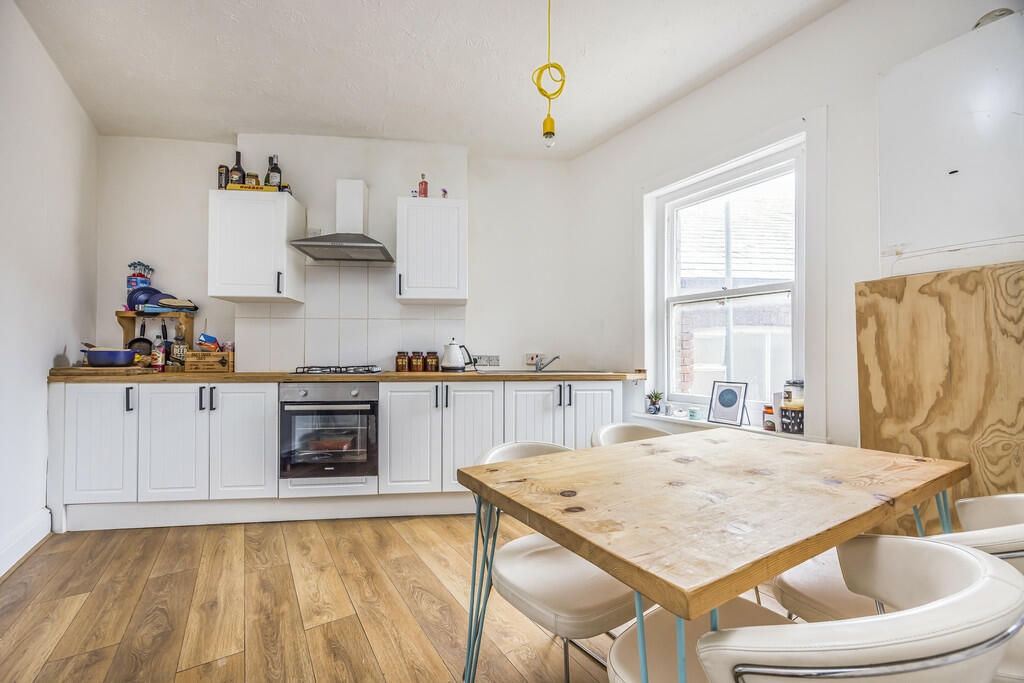 200-202 Commercia...