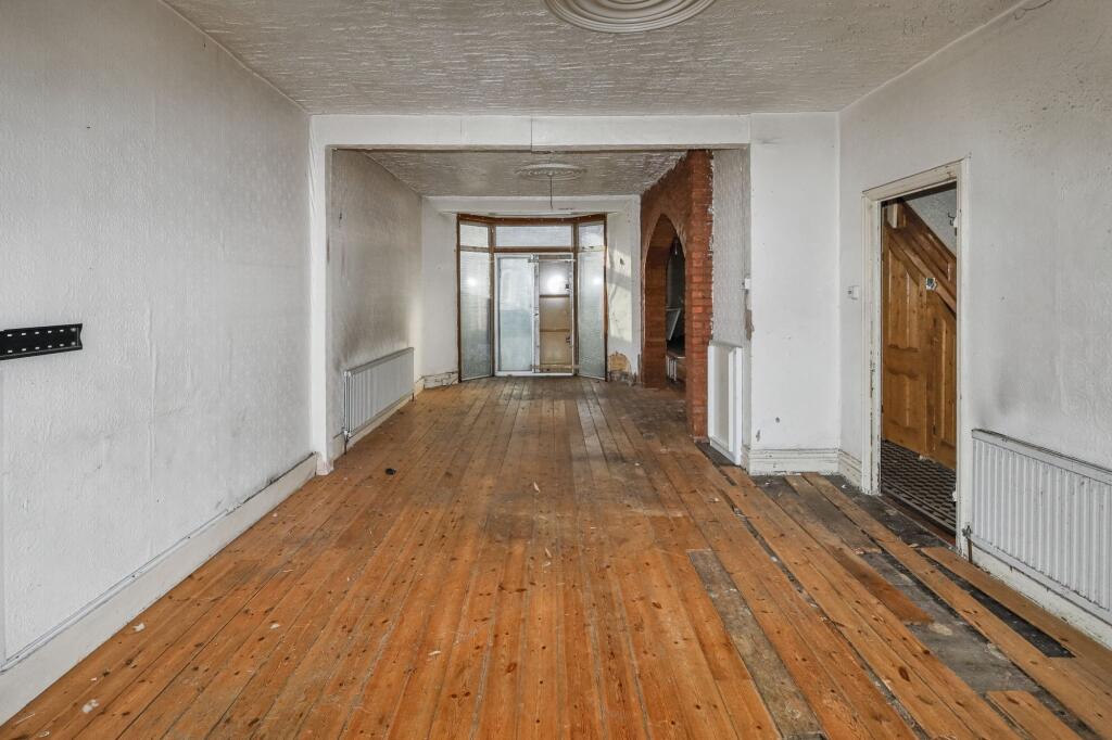 11 The Rise, Palmers Green, London N13 5LF