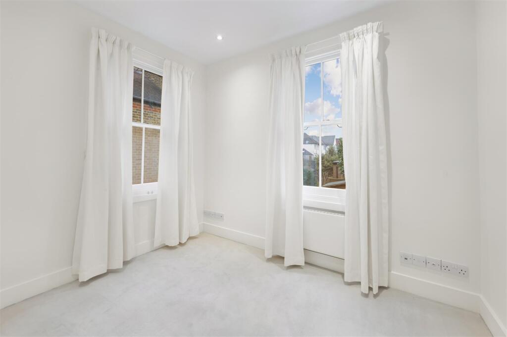 76 Pepys Road,19.jpg