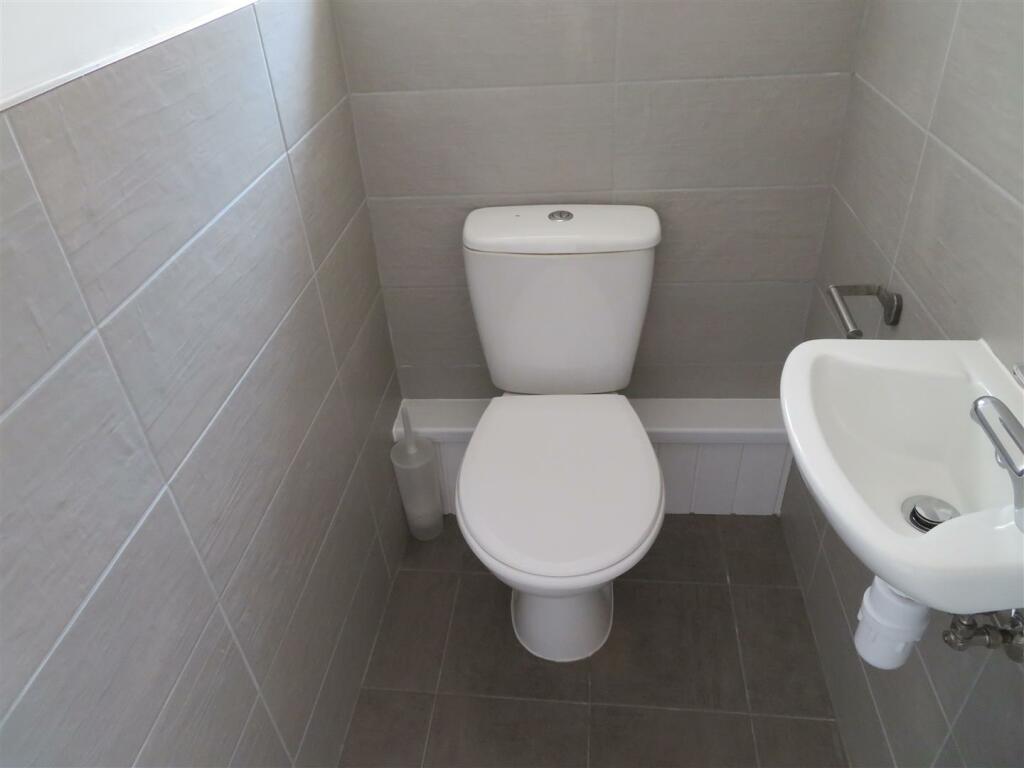 11 Stansted WC.JPG