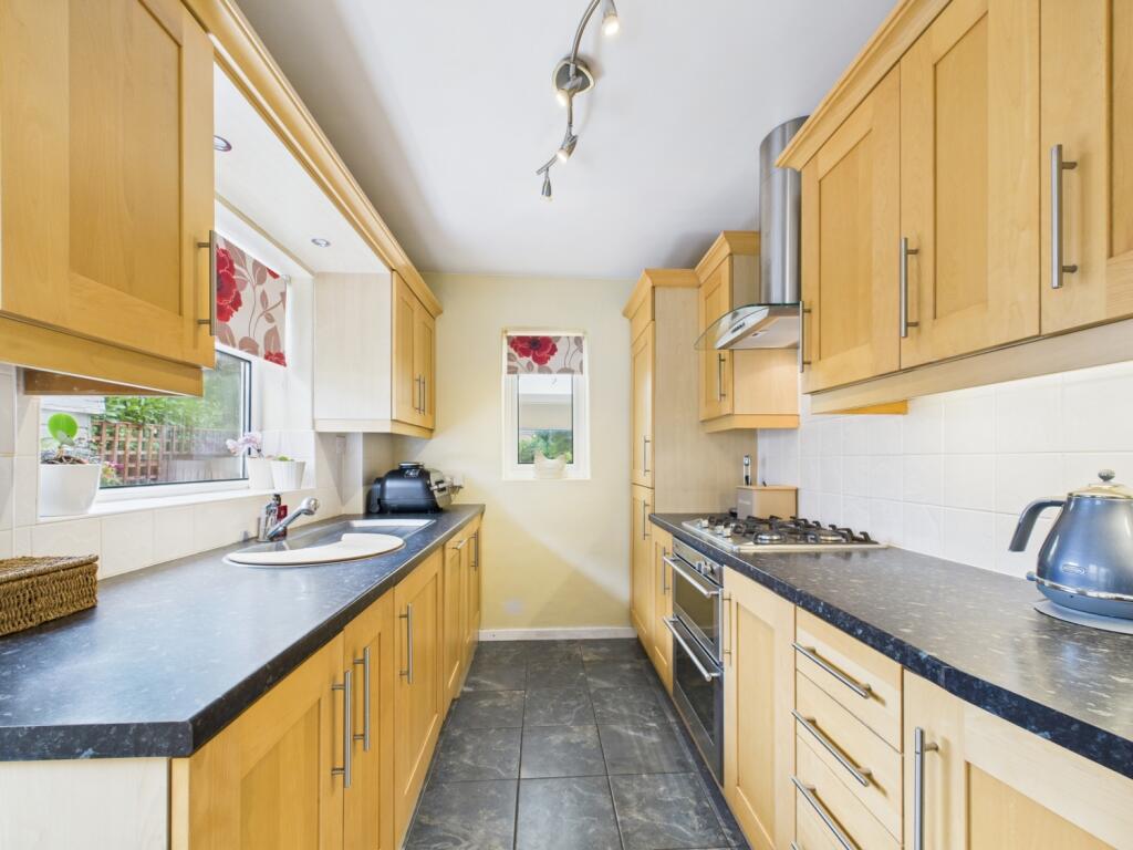 CAM02386G0-PR0145-STILL026