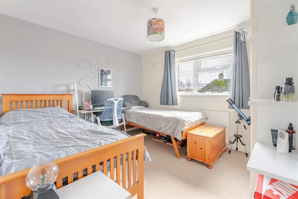 17 Court Avenue, Yatton12.jpg