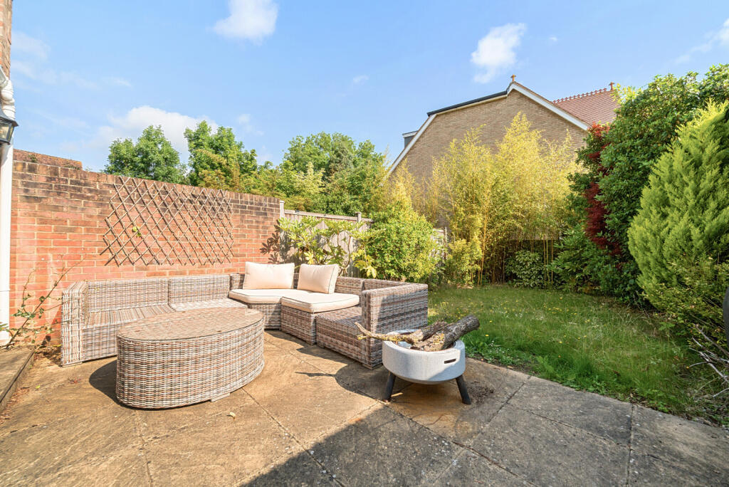 1310261-4-684be1f...